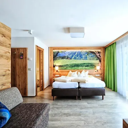 Готель Arnika 4*